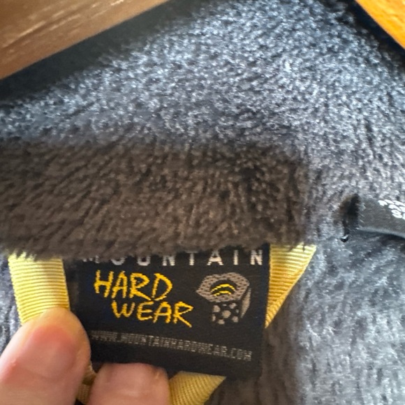 Mountain Hardwear Men's Black and Gray Performance Jacket - Picture 6 of 13